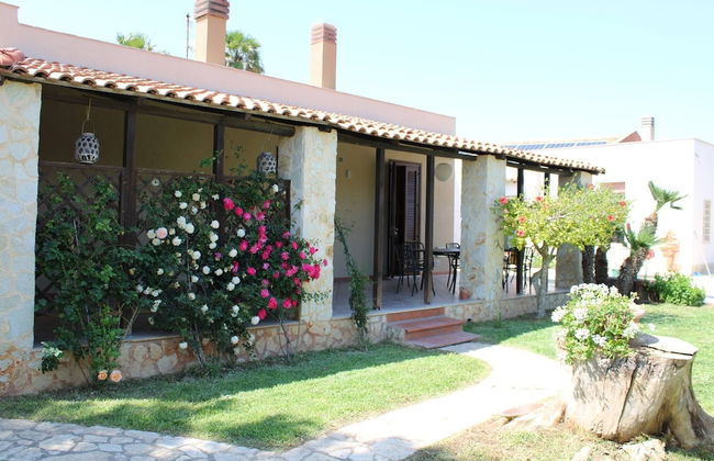 Smiles & Sunsets - Marino's Resort - Foto 69