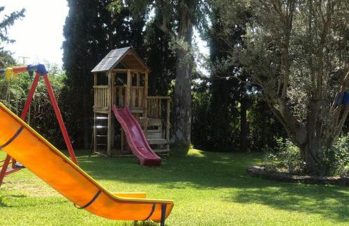 Architect designed house with pool and private beach - Photo 23