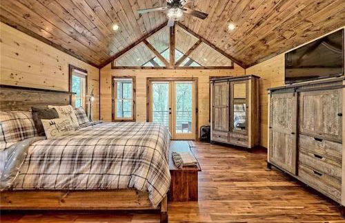 WolfCabin Lux Family Home, Fire Pit, Hot Tub, ADA ramp, ez paved rds - Foto 19