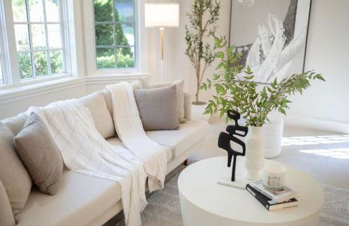 Cascadia Family Mansion, Hot Tub, Game Room, Gym! - Foto 5