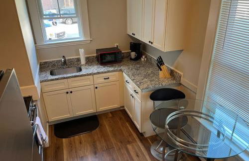 Downtown Beverly 5 Min to Salem - Photo 12