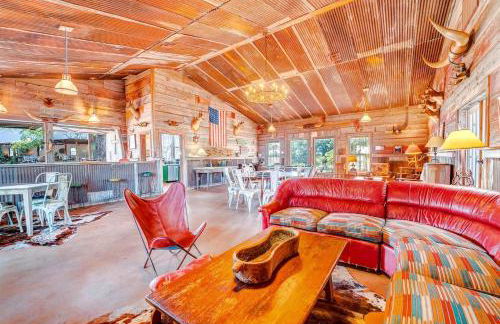 Luxury Airstream Campsite Nestled Beneath Oak Trees Outside of Austin, Texas - Foto 65