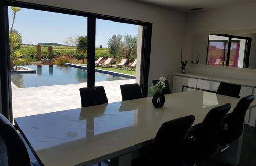 Villa contemporaine avec piscine à débordement dans un domaine viticole - Foto 5