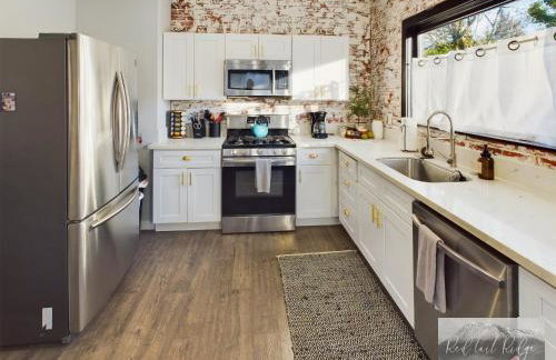 AC! Family Space-Retro Home in Historic Albany - Foto 2