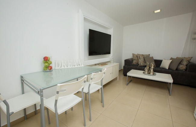 Luxury Suites - Photo 12