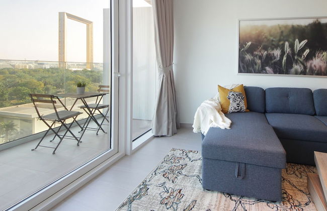 Luxury StayCation - Spacious Apartment Amidst Lush Green Parks - Photo 13