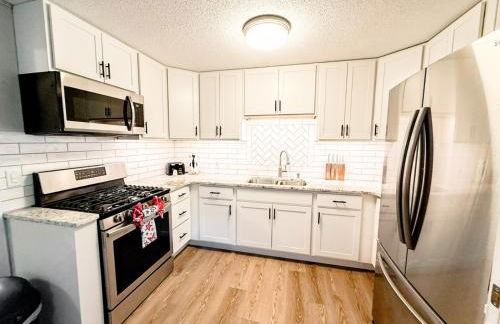 Lakefront 4BD2BADockGrillDecksFirepit-12PP - Photo 19