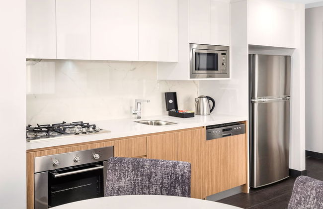 Meriton Suites Chatswood - Photo 21