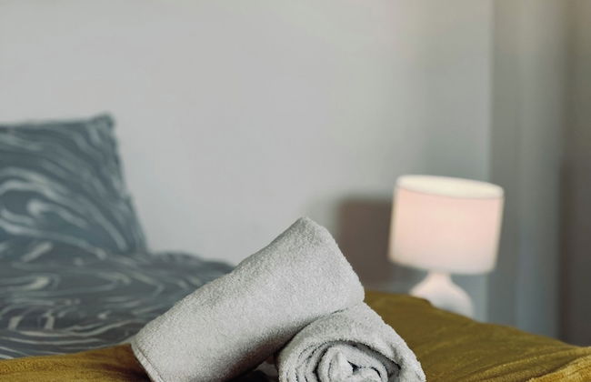 Beautiful 2-bed Apartment in London - Photo 3