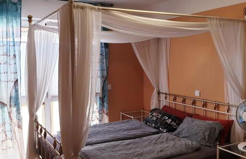 Bright by Trade Fair ICM 15 min direct to City Center 2-BedRoom full 2-BathRoom, free Parking, Balcony, Family and Business friendly - Foto 25