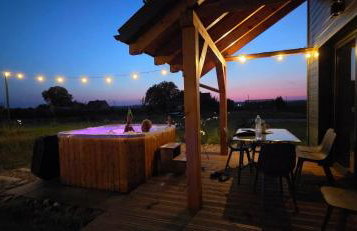 Osada Miłojeż - całoroczne Domy Premium w Borach Tucholskich, Jacuzzi pod gwiazdami - Foto 75