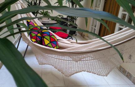 Aconchegante ao lado do shopping com garagem e Wifi - Foto 1