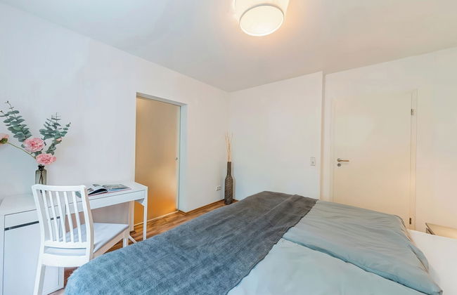 Cozy Stylish Berlin Apartment With 2 Bedrooms - Photo 2