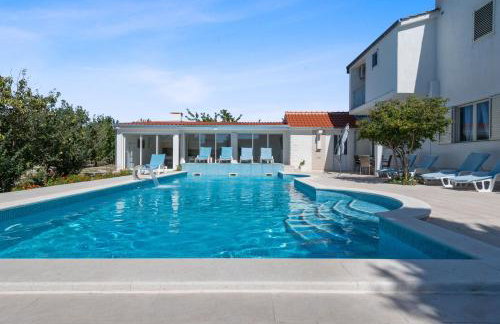 Villa Almas with swimming pool, tennis court, sauna, gym, grill house - Foto 7