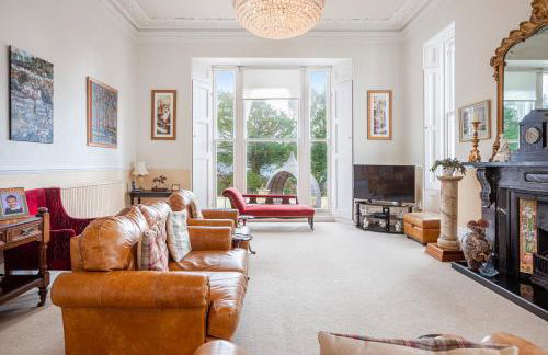 Stunning Apartment in Victorian Villa with Garden - Photo 1