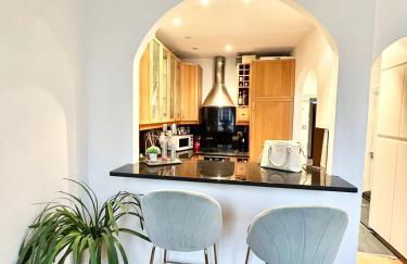 Charming 2 Beds in Chelsea By Earl's Court Station - Photo 3