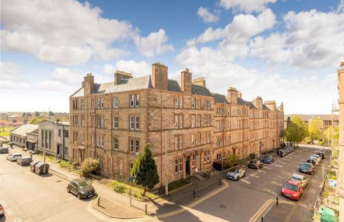 2BD Loft Style Apt - Edinburgh - Free Parking - Pass the Keys - Foto 1