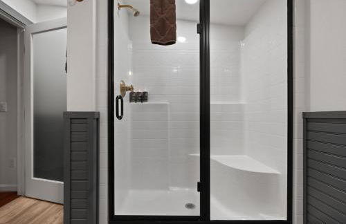 Whispering Pines - Cabin w hot tub - Foto 48