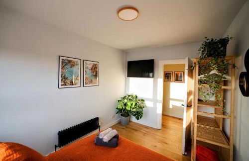 Designer Penthouse with City Views - Foto 14