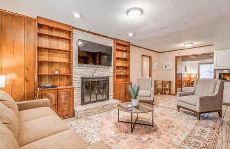 Minutes from the Airport - Wonderful Warrington - Photo 76