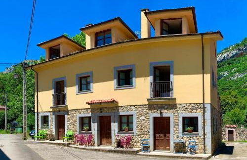 La Casona de Pascueru de POO DE CABRALES - Foto 65