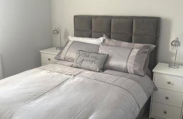 Modern 3-bed Apartment in Magherafelt Sleeps 8 - Foto 5