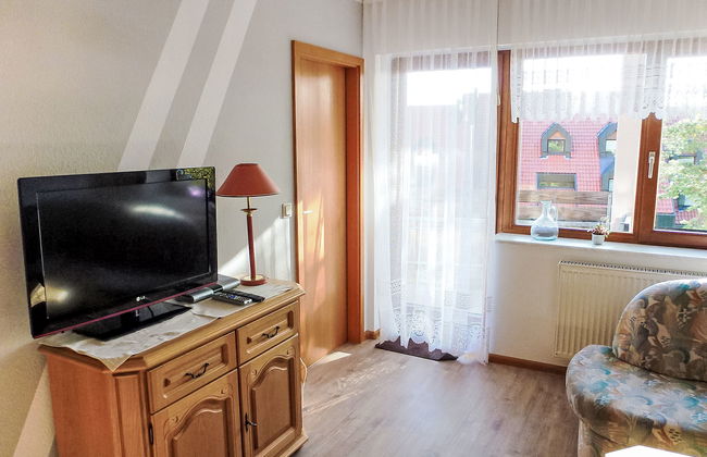 2 bedroom Apartment in Schonach im Schwarzwald with garden - Photo 3