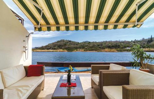 Two-Bedroom Holiday Home In Opuzen - Foto 1