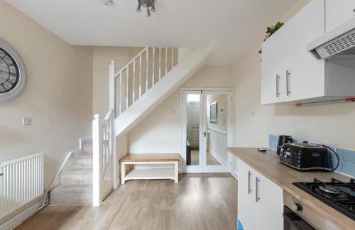 The Victoria - Quaint Victorian Home With Free Parking - Foto 20