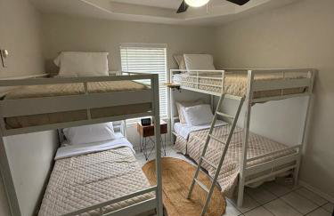 PEBBLES' BEACH HOUSE - Photo 14