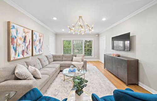 The Queen’s Gambit II - Photo 1