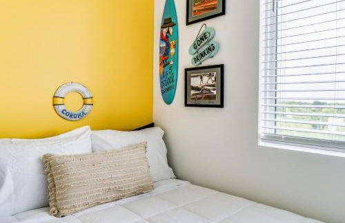 Nash House & Bars of Broadway with Patio Bar and Views! 8min Downtown! Sleeps 12! - Foto 28