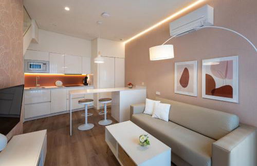 APARTAMENTOS TURISTICOS QUINTA LA PLAZA - Foto 1