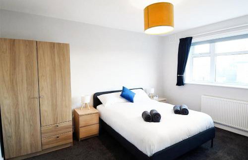 6 Person Home Near Airport and Manchester City Centre with Free Parking - Foto 1