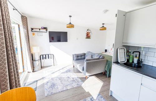 Modern Barn Conversion - Photo 16