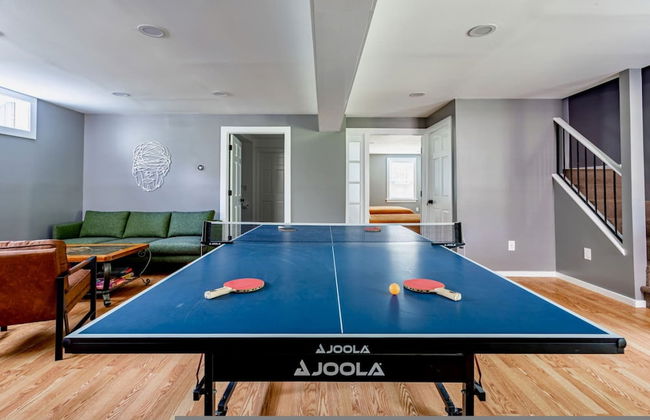 Family Fun Oasis Hot Tub Steam Room Pool Stream Firepit Games - Foto 40