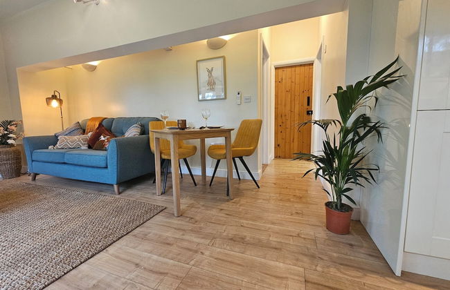 Lilys Cottage - Sleeps 2 - Pet Friendly - Photo 10