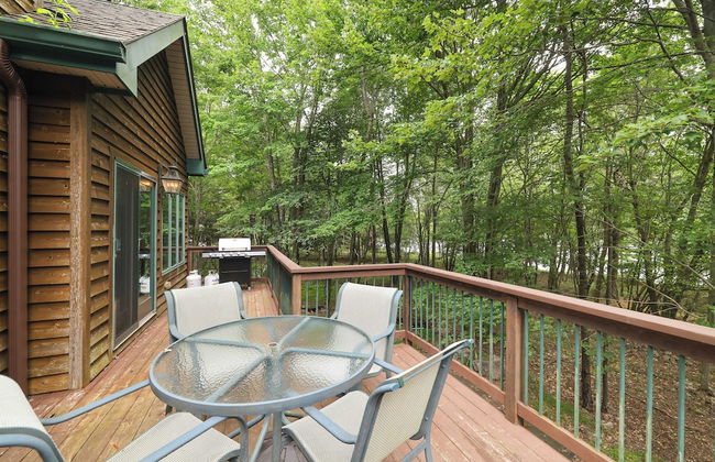 Elk Hollow by Avantstay Lakefront Chalet w/ Game Room & Fire Pit - Photo 46