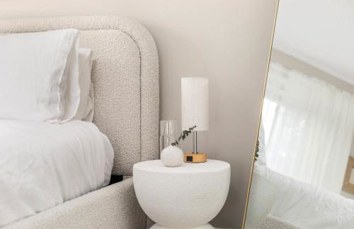 The Morgan - Refined 2BR King Suite with Free Parking - Foto 11