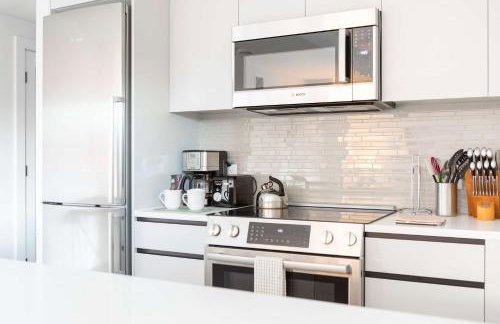 Entire Apt Downtown Seaport with Pool - Photo 7