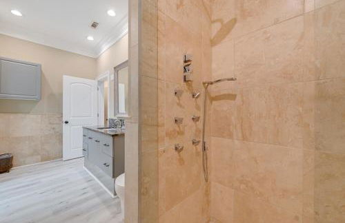 Hike and Explore! Luxe Retreat Near Lake Norman - Foto 16