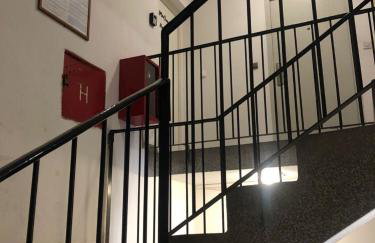 MonLux studio- FREE Public Parking- Easy & Straight Walk to the Center - Photo 2