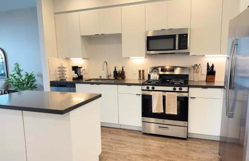 Upscale Escape 10 Min from Disneyland With Pool & Gym - Foto 63