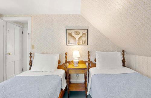 On the Chatham Loop - 1 Min to the Beach - Photo 22