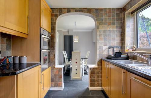 Spacious Heald Green Home with Free Parking - Pass the Keys - Photo 4