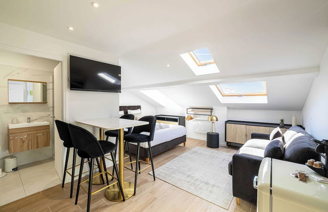 Large Renovated Studio - Bright - 1br/4p - Foto 1