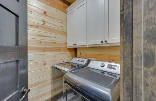 Playground and Pool Table Fun! Broken Bow Retreat - Foto 25