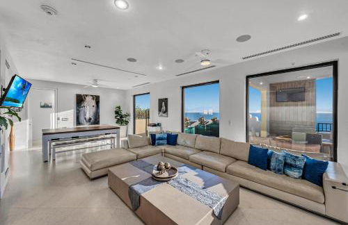 Crown Jewel of Ocean Drive- 2 story Penthouse, 4 Bedrooms & Private rooftop spa - Foto 44