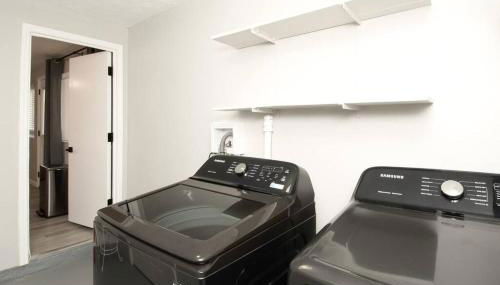 Sunny Ranch - Newly Remodeled - Photo 2