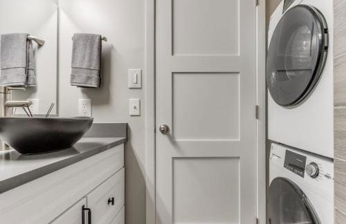 Quiet Modern Heavenly Paradise Love and Balcony Near Lake, Mall, Food, Entertainment! - Foto 14